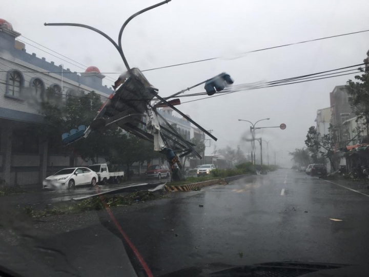 尼伯特颱風重創台東(09/13莫蘭蒂颱風更新) (圖片來源:台東臉書災害通報)