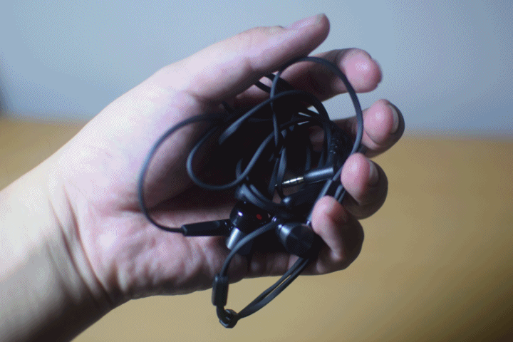 通勤就是演唱會 SONY MDR-XB70AP 讓小丸體驗不一樣的 通勤生活
