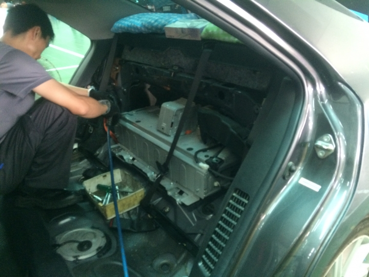 camry hybird 換大電池記(內有保固問題)(0708更新在本文)