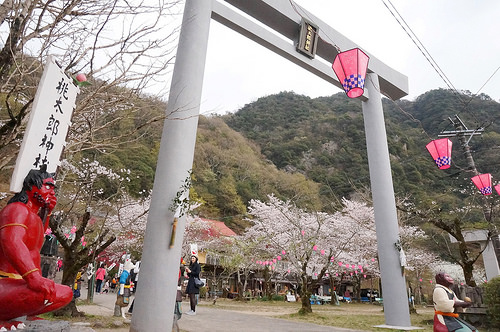 [愛知.犬山] 桃太郎神社：充滿囧趣的迷你遊樂園!