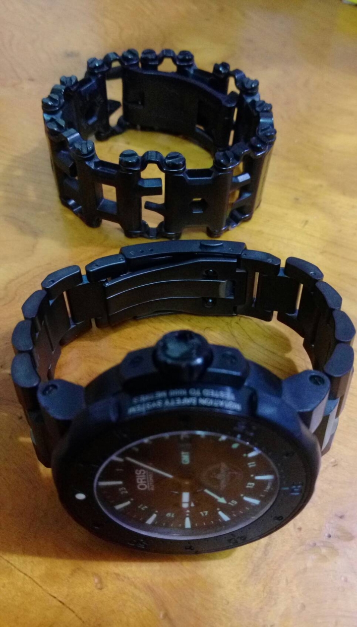 Oris 潛水錶自行改裝錶帶分享 原廠應該出黑色金屬錶帶的。