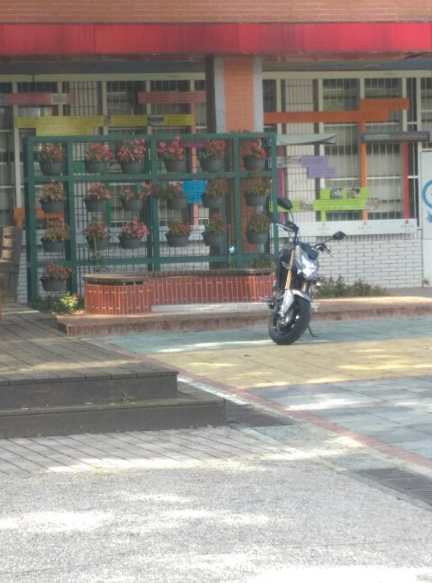 街頭小霸王 Kawadaki Z125 pro 微開箱