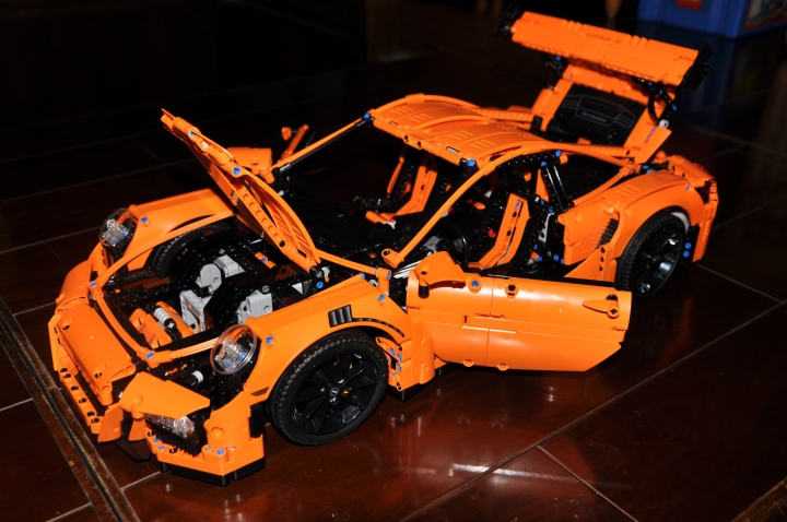 [ LEGO Technic ] Porsche 911 GT3 RS 開箱(續)