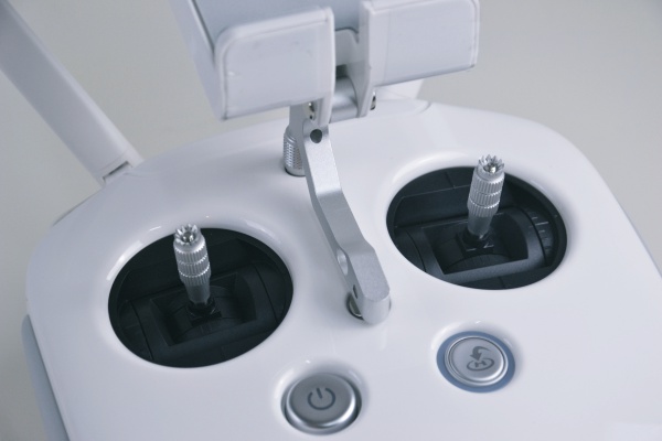 [開箱文] DJI 大疆 PHANTOM 4 最智慧的空拍機，未來無限可能。