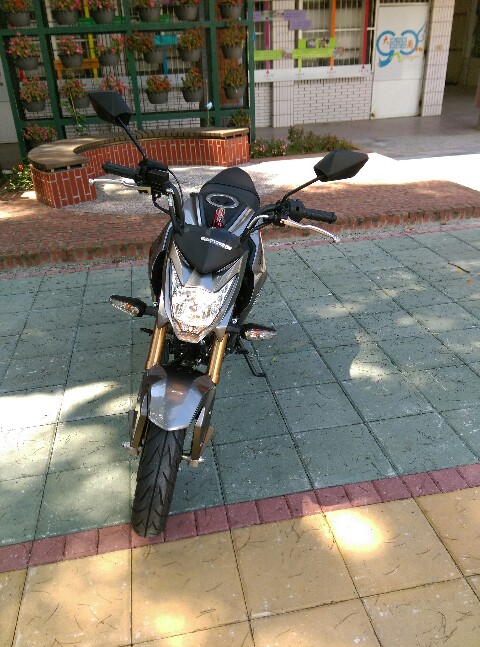 街頭小霸王 Kawadaki Z125 pro 微開箱