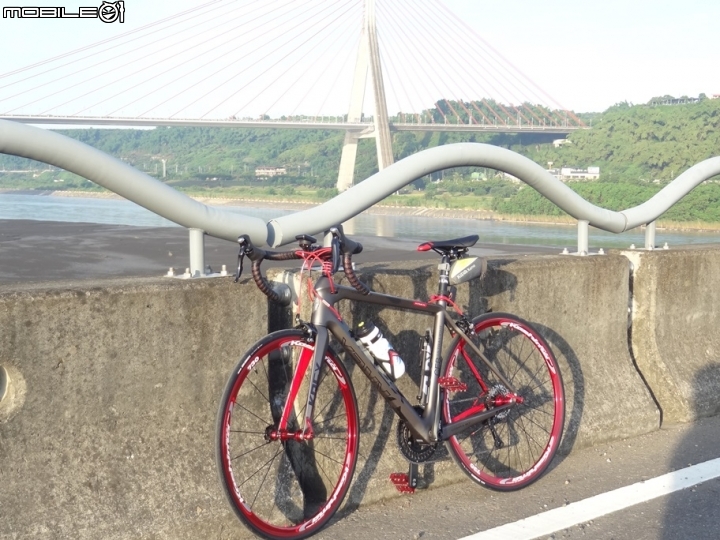 (開箱)終於我也入手公路車(KREX R7)，純分享，賞圖