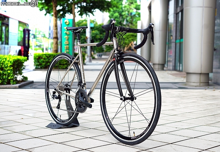 Slideaway steam鋼管公路車