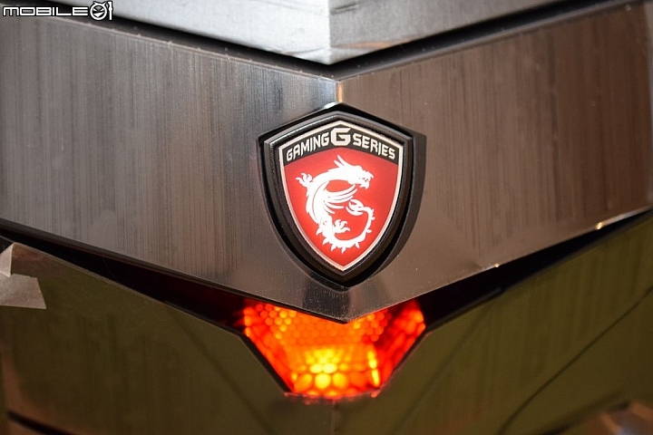 [開箱] 盾與刀的結合 msi Aegis 電競遊戲機