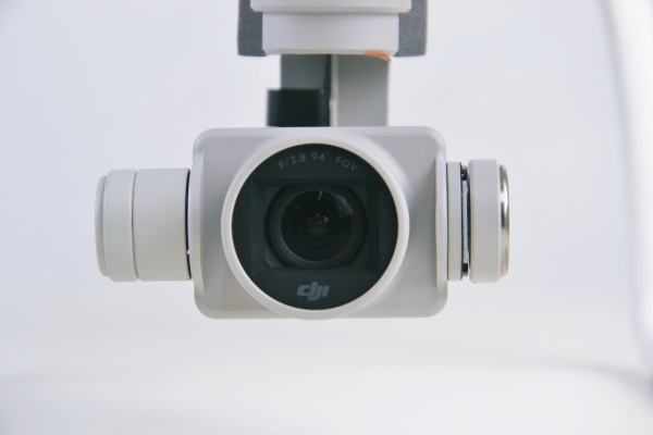 [開箱文] DJI 大疆 PHANTOM 4 最智慧的空拍機，未來無限可能。