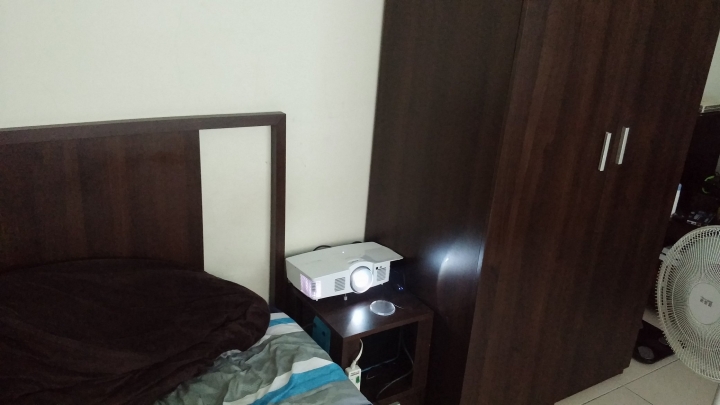 [開箱] 最便宜的RGBRGB色輪投影機 Acer v7500 (側投影/垂直位移/短焦三坪機)