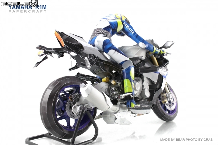 YAMAHA R1M 紙模型 54枚 914組件 紙模型完工..