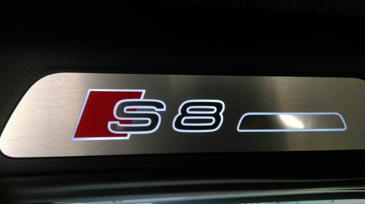 低調跑車S8開箱~以補圖....