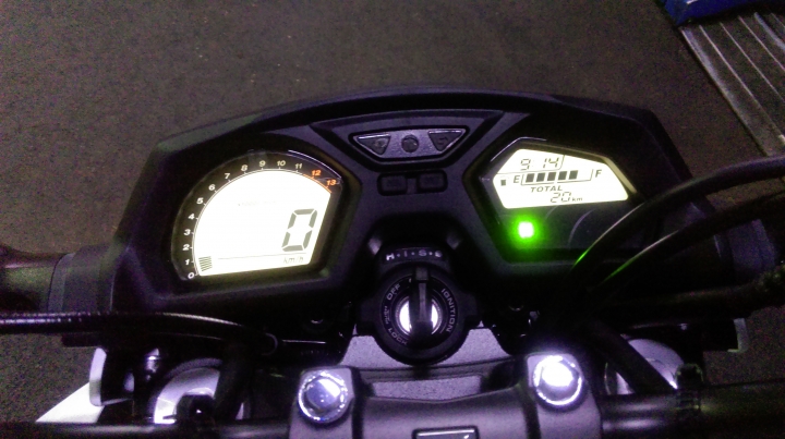 (開箱)2016 6月出廠 HONDA CB650F 交車開箱-出遊更新