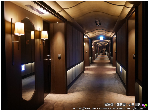 霍格華茲現身《君品酒店》，親子住房開趴〈戰甲武士尋寶季〉大享駕駛機器戰警趣