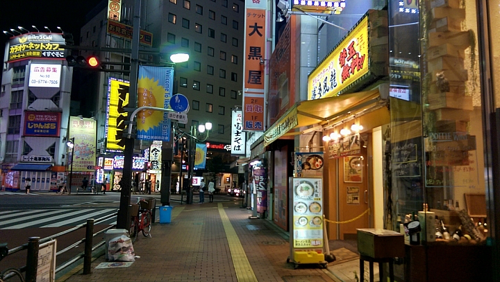 在日本夜晚拍照連日本路人都驚訝的手機照片~~