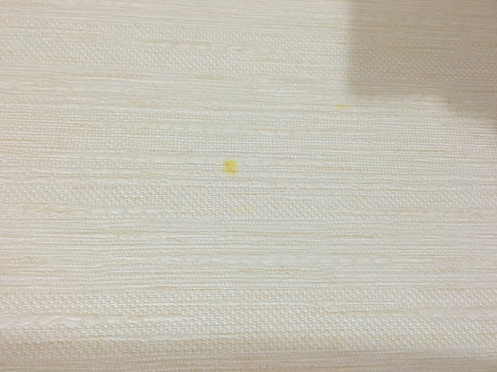 壁紙貼完之後長斑點