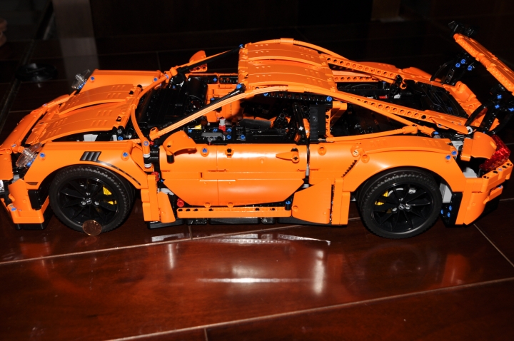 [ LEGO Technic ] Porsche 911 GT3 RS 開箱(續)