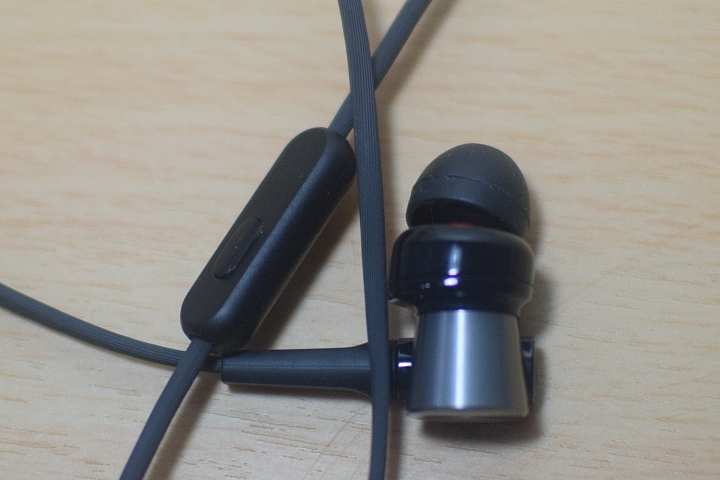 通勤就是演唱會 SONY MDR-XB70AP 讓小丸體驗不一樣的 通勤生活