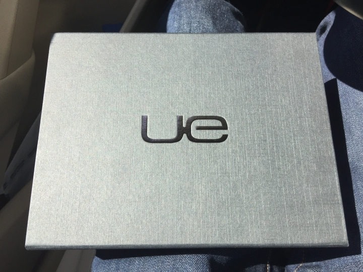 【開箱】歌手專用 客製耳機 UE 7 + UE總公司 不專業分享。