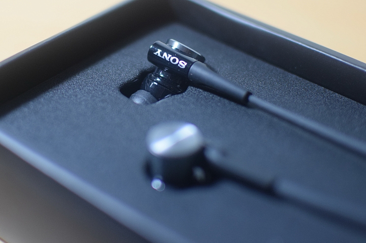 通勤就是演唱會 SONY MDR-XB70AP 讓小丸體驗不一樣的 通勤生活