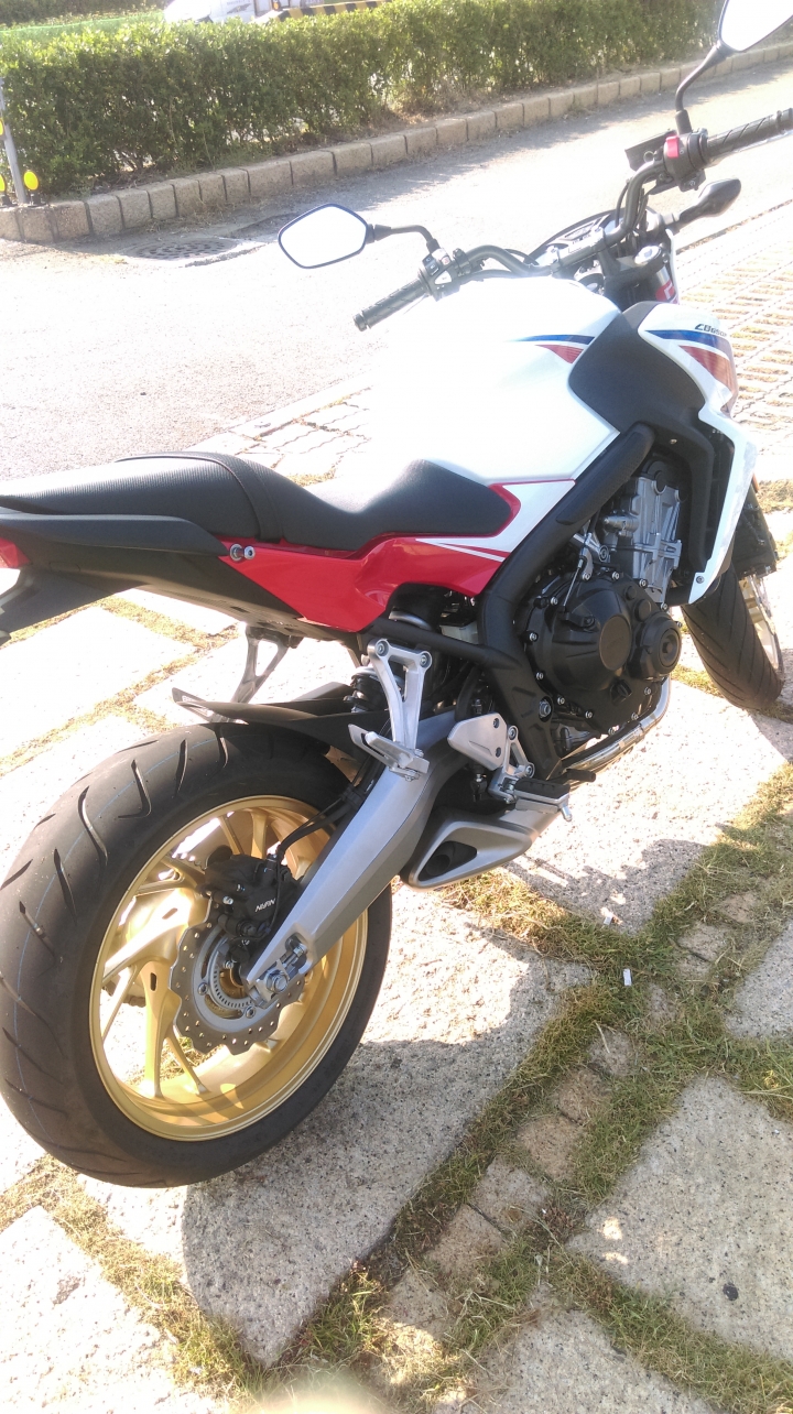 (開箱)2016 6月出廠 HONDA CB650F 交車開箱-出遊更新