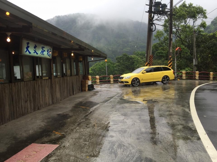 好久沒來01了....我的黃阿塔15萬公里了...