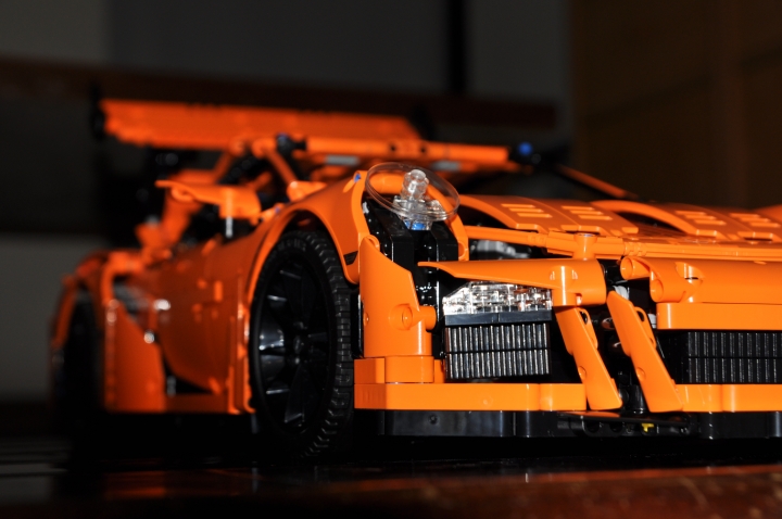 [ LEGO Technic ] Porsche 911 GT3 RS 開箱(續)