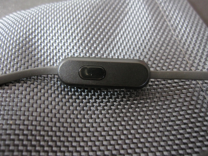 耳膜想被重擊嗎 選 sony MDR-XB70AP 就對了