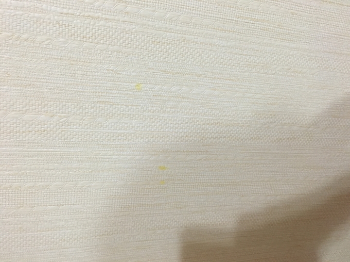壁紙貼完之後長斑點