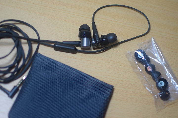 通勤就是演唱會 SONY MDR-XB70AP 讓小丸體驗不一樣的 通勤生活