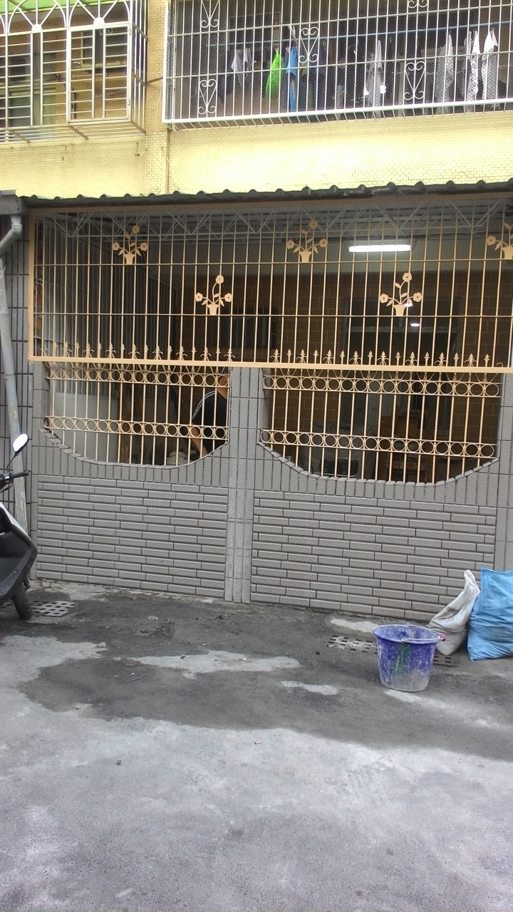 將台南一樓改成五間套房.