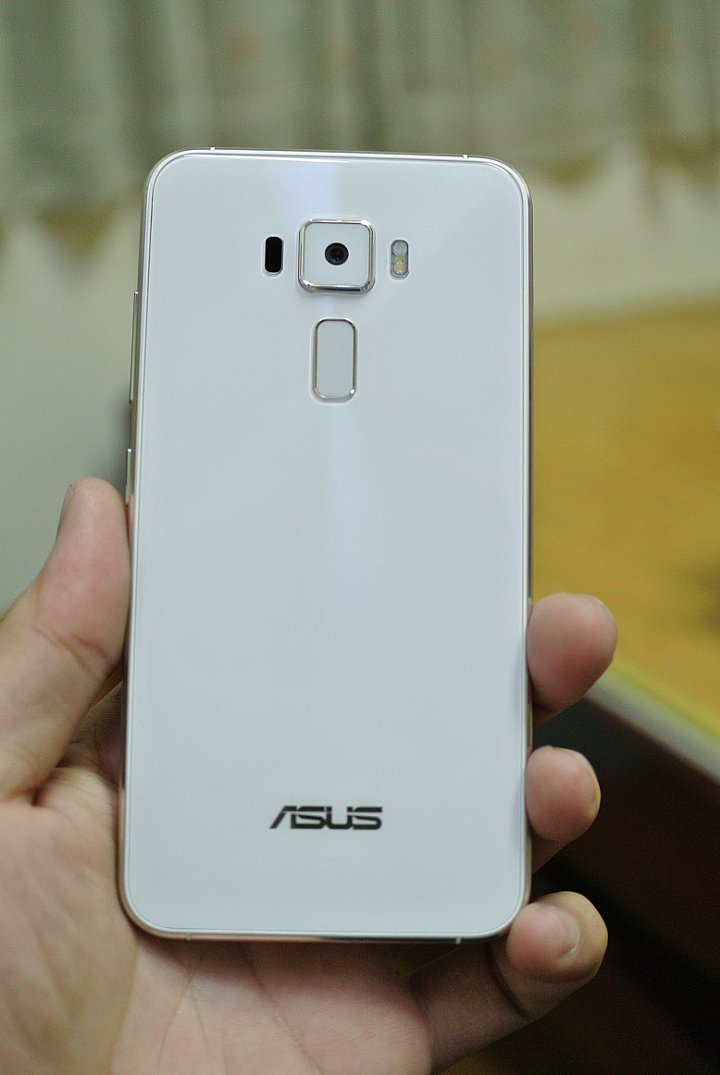 ZenFone3 子龍3代 5.2吋  月光白  開箱囉！