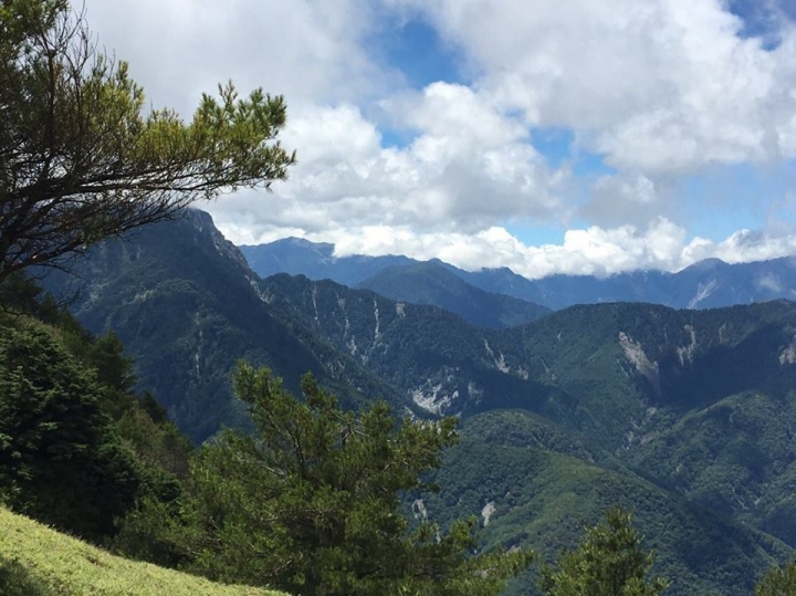 1050704 塔塔加麟趾山輕鬆健行