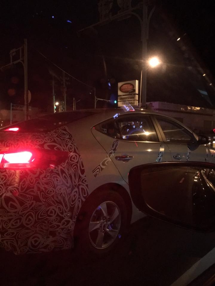 All New Elantra(偽裝照)看來快上市了!