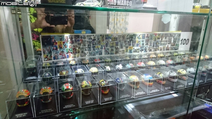 Minichamps 1:8 安全帽  和 BBR F458 GT3 1:18 / 1:43  Valentino Rossi 分享