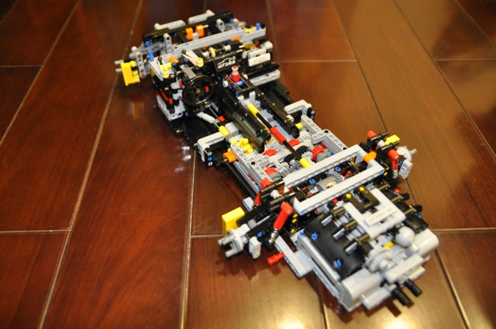 [ LEGO Technic ] Porsche 911 GT3 RS 開箱(續)