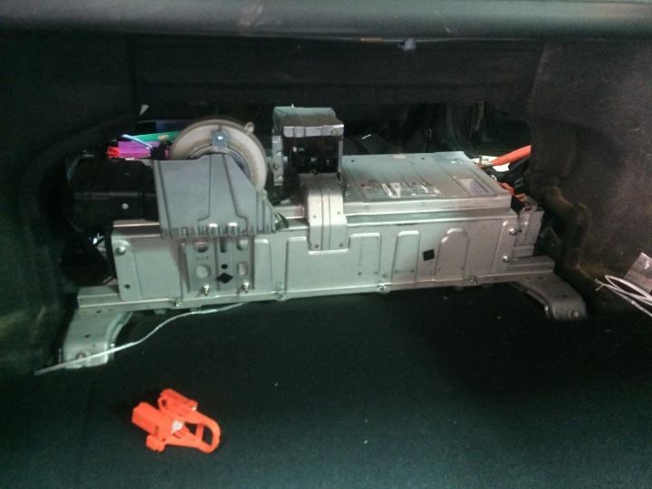 camry hybird 換大電池記(內有保固問題)(0708更新在本文)