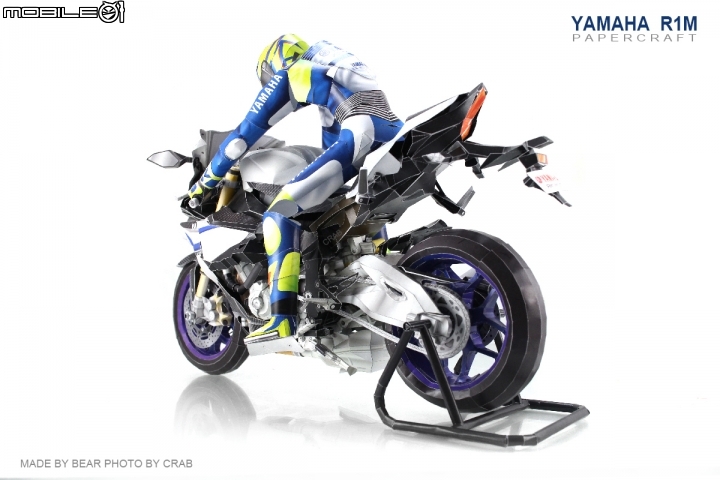YAMAHA R1M 紙模型 54枚 914組件 紙模型完工..