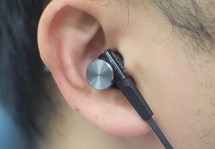 通勤就是演唱會 SONY MDR-XB70AP 讓小丸體驗不一樣的 通勤生活