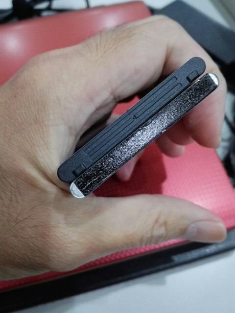 LG G3的電池會黏黏的！？