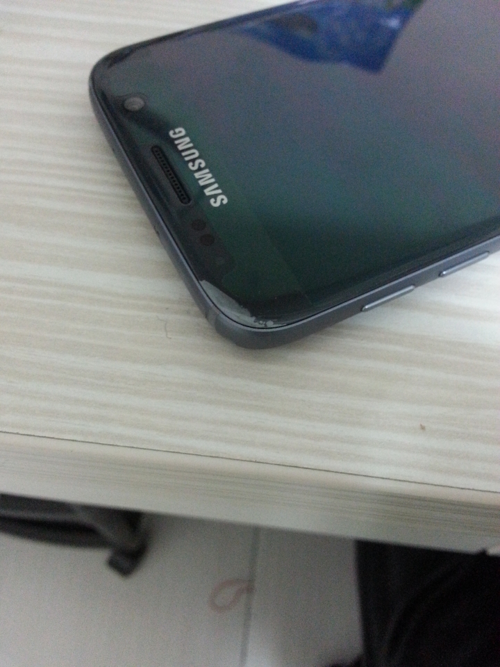 S7 屏幕掉漆??