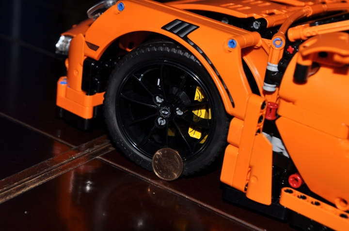 [ LEGO Technic ] Porsche 911 GT3 RS 開箱(續)