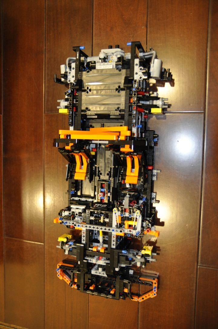 [ LEGO Technic ] Porsche 911 GT3 RS 開箱(續)