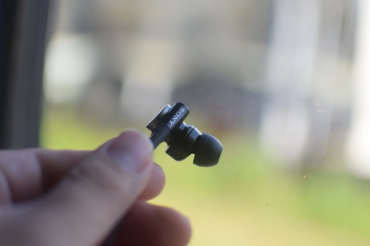 通勤就是演唱會 SONY MDR-XB70AP 讓小丸體驗不一樣的 通勤生活