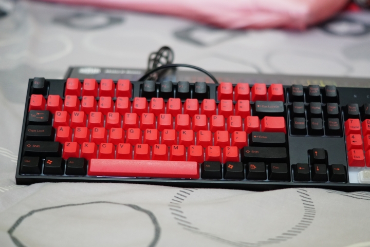 應該是首發的可換鍵帽 CM Masterkeys Lite L