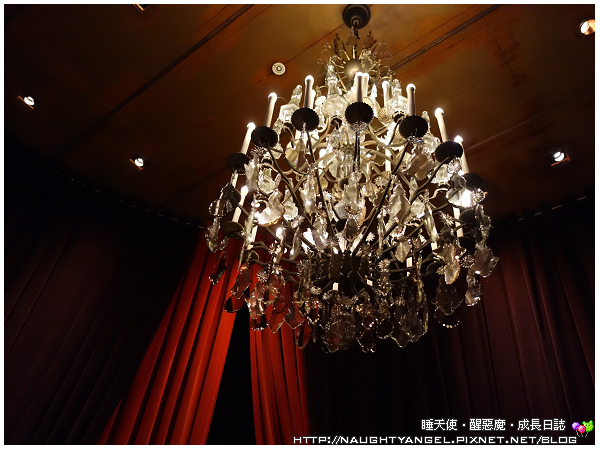 霍格華茲現身《君品酒店》，親子住房開趴〈戰甲武士尋寶季〉大享駕駛機器戰警趣