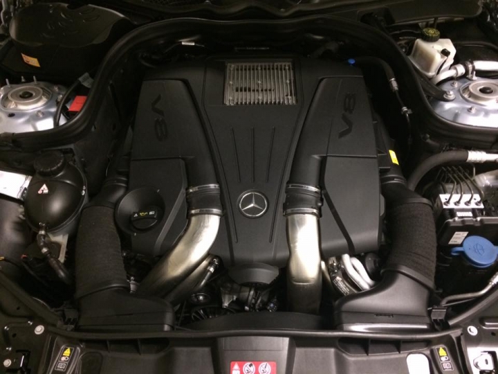 2013 W212 (E550) 中央扶手的塑膠沿條