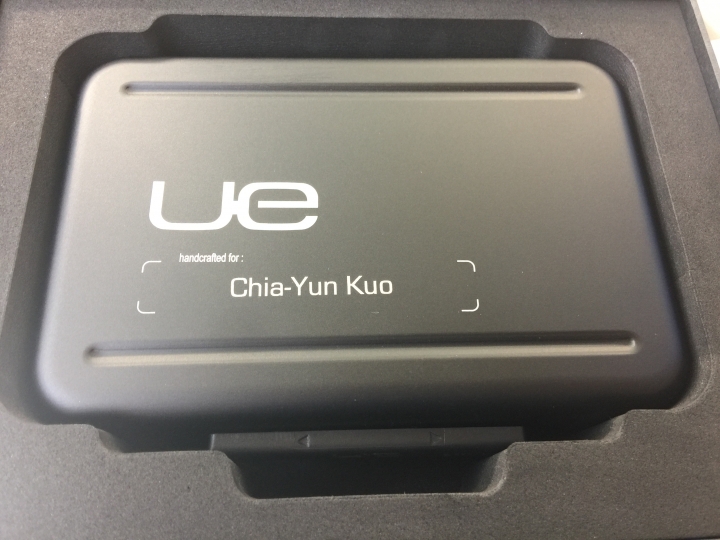 【開箱】歌手專用 客製耳機 UE 7 + UE總公司 不專業分享。