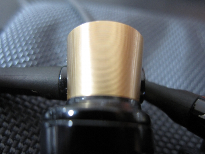 耳膜想被重擊嗎 選 sony MDR-XB70AP 就對了