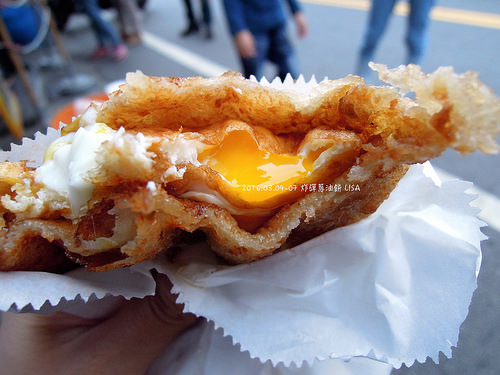 [食記] 花蓮四天三夜小旅行 - 炸彈蔥油餅，傳說中花蓮必吃的排隊店